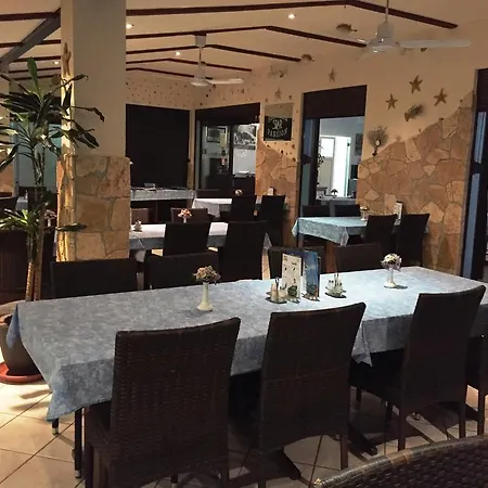 Star 4* אומיס